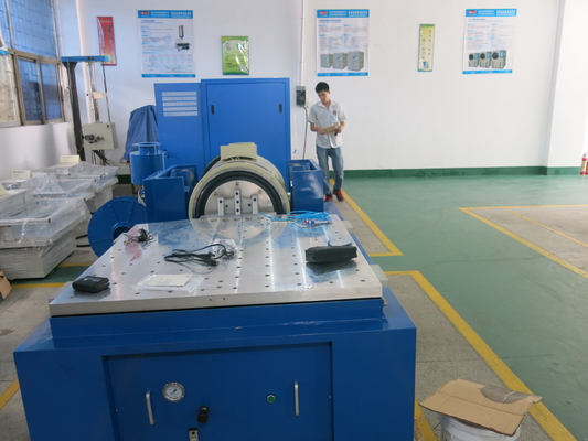 banco de pruebas de la vibración 30000N, máquina de la vibración de la sacudida UN38.3